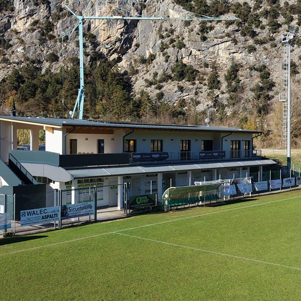 Campo sportivo Oltra a Dro realizzazione palazzina servizi
